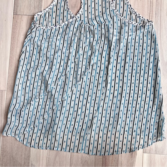 Patterson J. Kincaid Cottage Sheer Tunic Tank white and blue size Medium - Picture 8 of 9